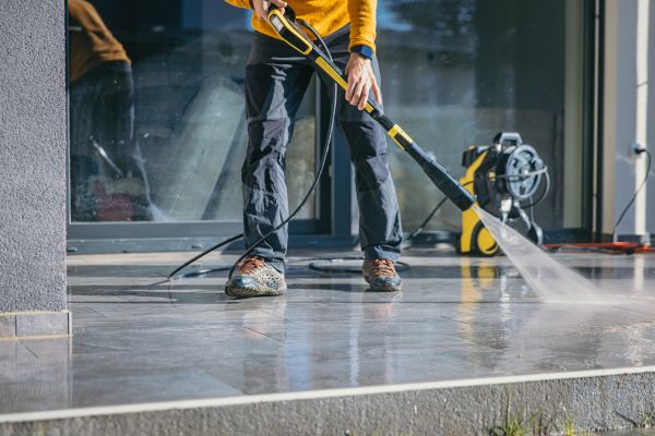Concrete Cleaning in Naples