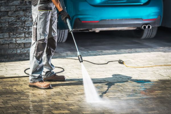Driveway Pressure Washing in Naples