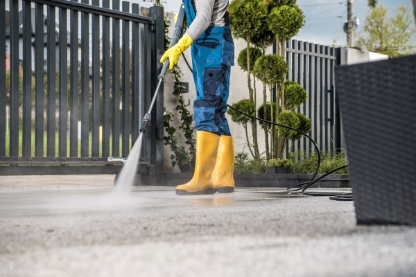 Driveway Power Washing in Naples