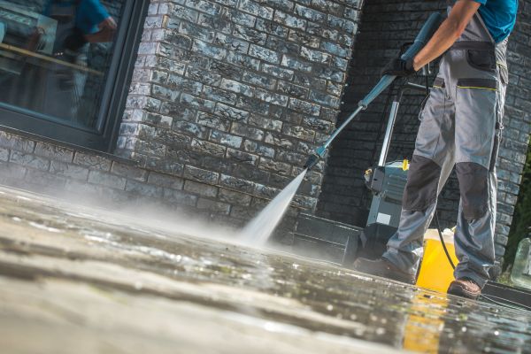 Power Cleaning in Naples