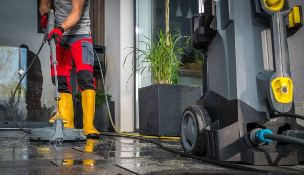 Commercial Pressure Cleaning in Naples