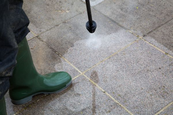 Industrial Pressure Cleaning in Naples