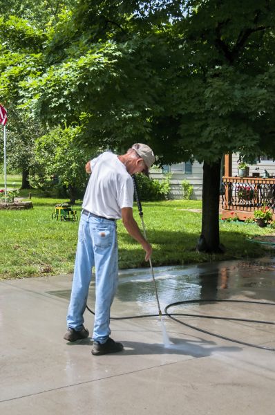 Driveway Concrete Cleaning in Naples