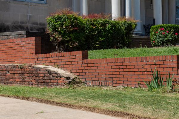 Retaining Wall Cleaning in Naples